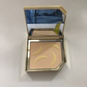 Too Faced It’s Bananas Setting Powder